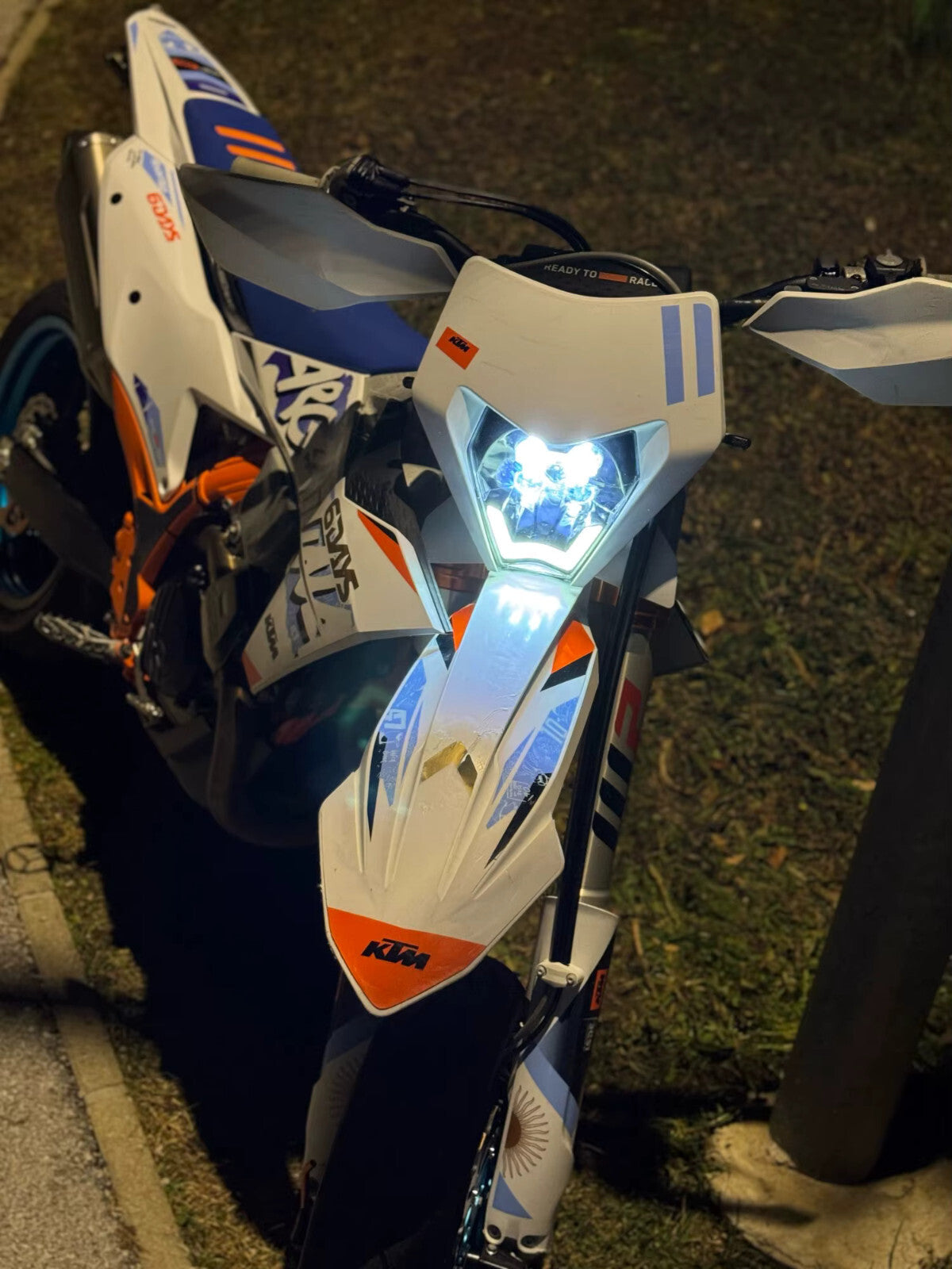 Universal Supermoto Enduro Headlight - For Honda Suzuki Yamaha Motorcycle White