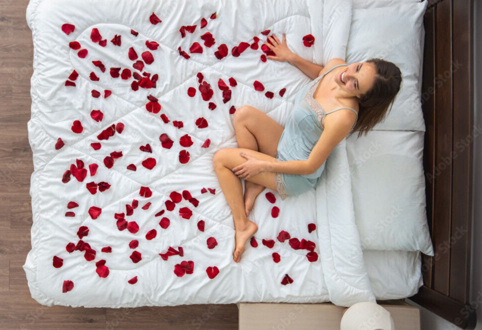 5 PC NAUGHTY VALENTINE'S DAY GIFT BUNDLE - BLUETOOTH VIBRATOR - DARE GAME COUPON