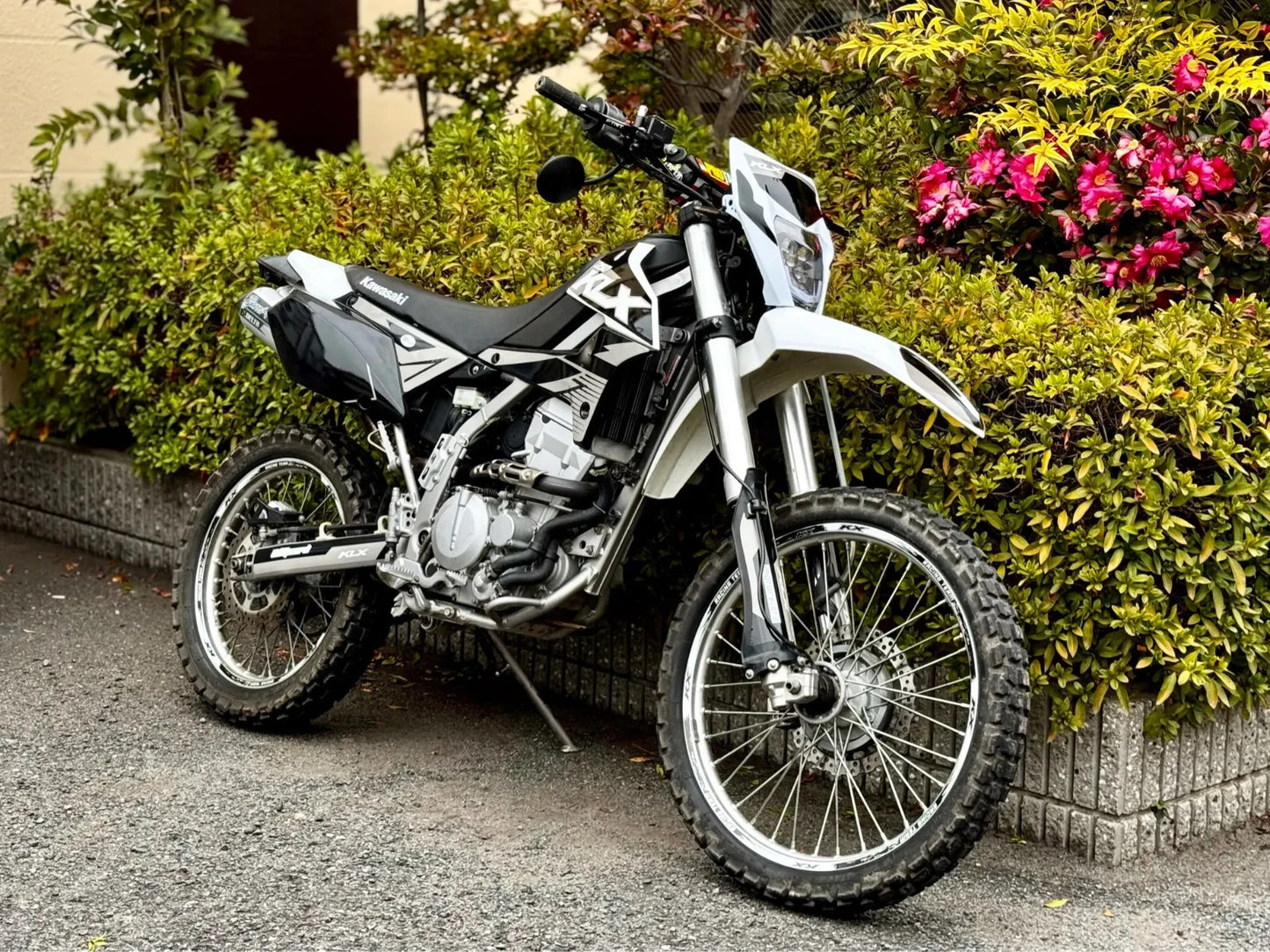 Universal Supermoto LED Headlight - For Kawasaki KTM Yamaha WHITE Motorcycle etc